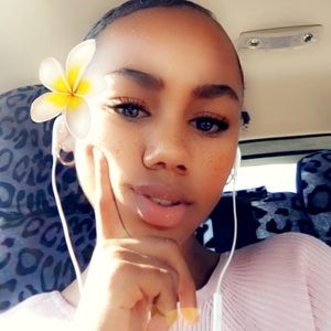 Meet your Posher, Imani